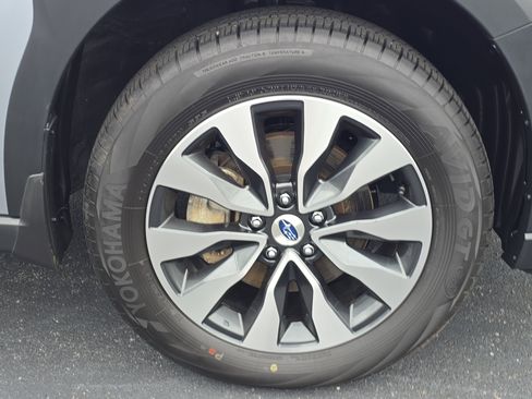 Used 2025 Subaru Outback Touring image 5