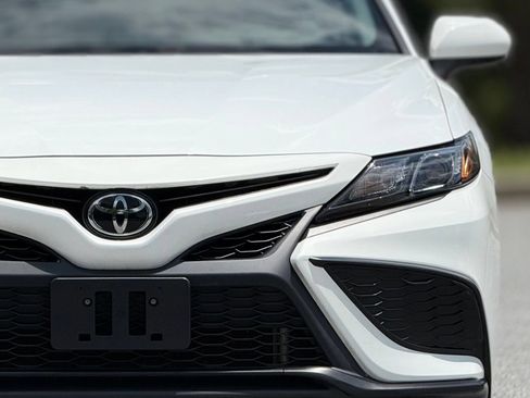 Used 2023 Toyota Camry SE FWD image 15