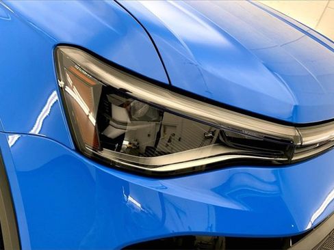 Used 2025 Volkswagen Taos SE image 28