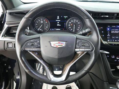 Used 2021 Cadillac XT6 Premium Luxury image 12