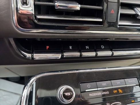 Used 2020 Lincoln Navigator Black Label w/ Cargo Convenience Package AWD/4WD image 31