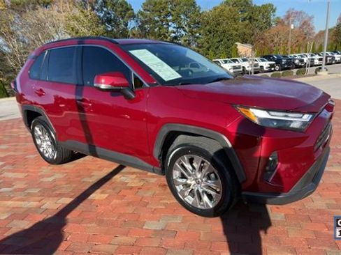 Used 2023 Toyota RAV4 XLE Premium image 3