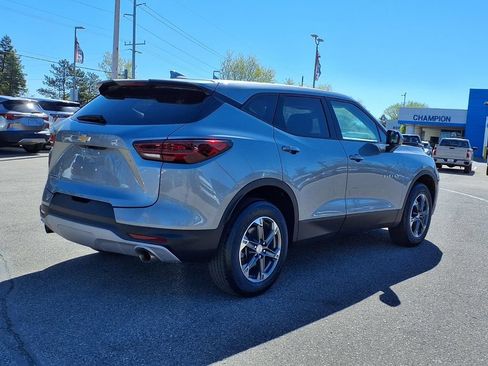 Used 2025 Chevrolet Blazer LT FWD image 5