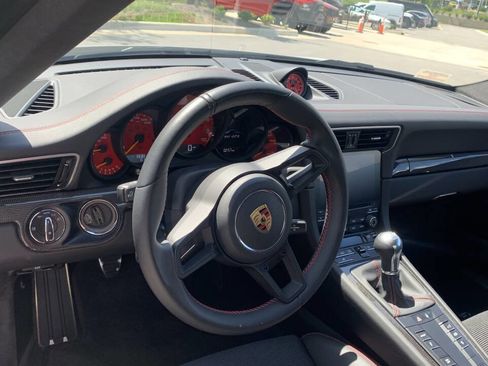Used 2018 Porsche 911 GT3 RWD image 27