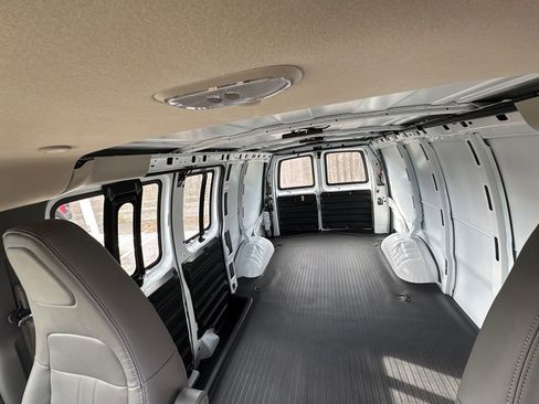 New 2025 Chevrolet Express 2500 w/ Driver Convenience Package image 28