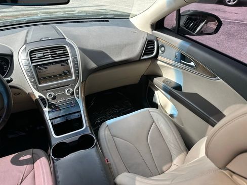 Used 2016 Lincoln MKX Reserve w/ Technology Package FWD image 34