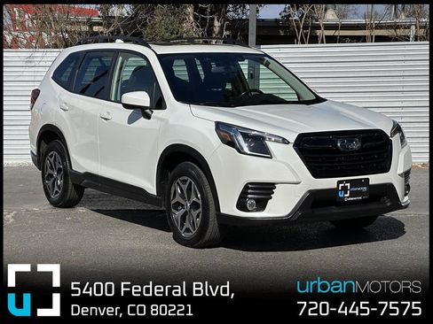Used 2023 Subaru Forester Premium image 1