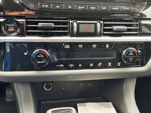 New 2025 Nissan Pathfinder SL image 32