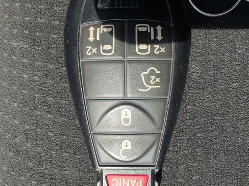 Used 2016 Dodge Grand Caravan SXT w/ Rear Park Assist Package FWD image 16