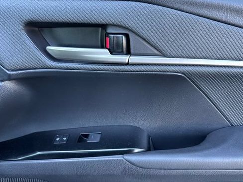 Used 2025 Toyota Camry SE FWD image 21