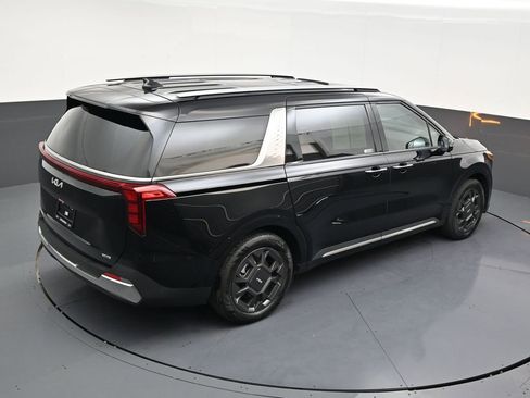 Used 2025 Kia Carnival SX image 17