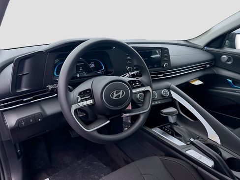 New 2026 Hyundai Elantra SE FWD image 7