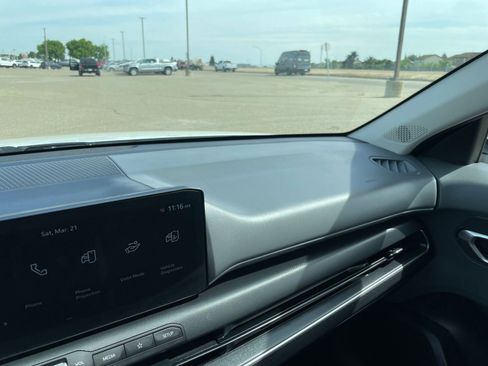 Used 2025 Kia K4 LXS image 35