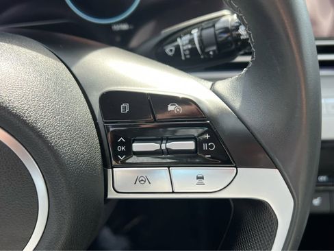 Certified 2024 Hyundai Elantra Limited FWD image 33