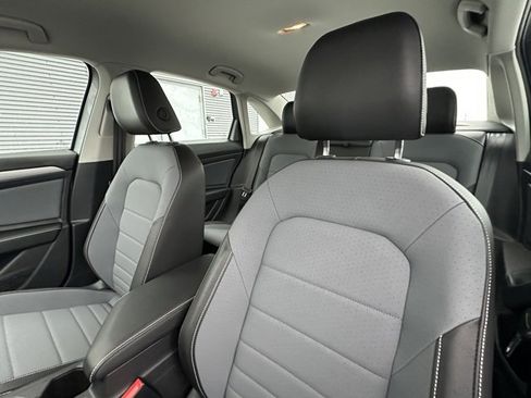 Certified 2025 Volkswagen Jetta SE image 23