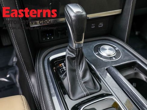 Used 2024 Nissan Armada SV image 12