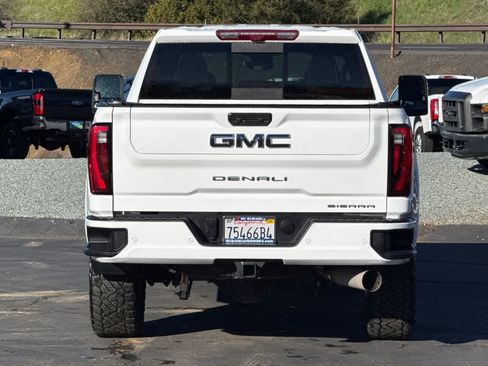 Used 2024 GMC Sierra 2500 Denali Ultimate image 5