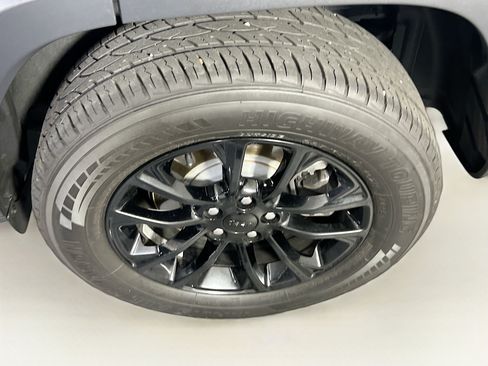 Used 2023 Jeep Cherokee Altitude Lux w/ Lux Elite Package AWD/4WD image 31