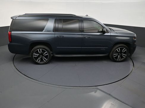 Used 2019 Chevrolet Suburban Premier AWD/4WD image 17