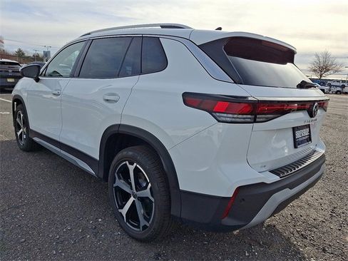 New 2026 Volkswagen Tiguan SE image 3