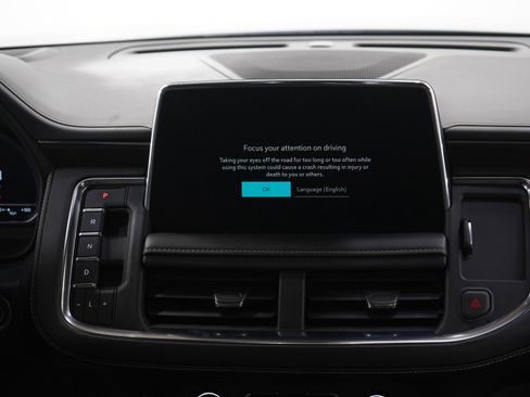 Used 2023 Chevrolet Suburban Premier AWD/4WD image 16