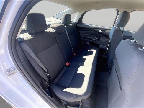 Used 2017 Ford Focus SE image 25