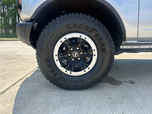 Used 2023 Ford Bronco Wildtrak AWD/4WD image 29