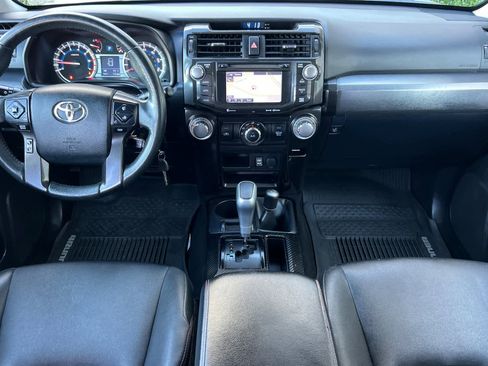 Used 2019 Toyota 4Runner TRD Off-Road Premium image 3