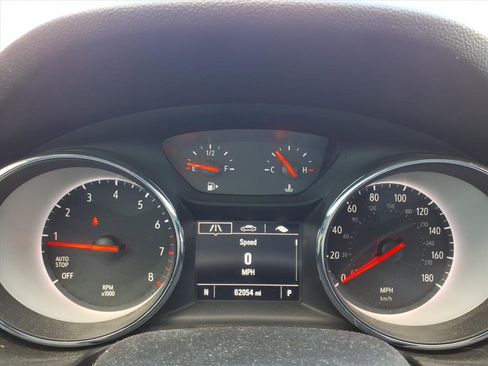 Used 2018 Buick Regal Preferred image 25