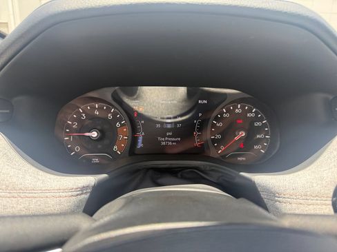 Used 2023 Jeep Compass Latitude AWD/4WD image 14