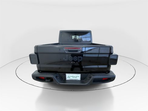 Used 2021 Jeep Gladiator Willys image 7