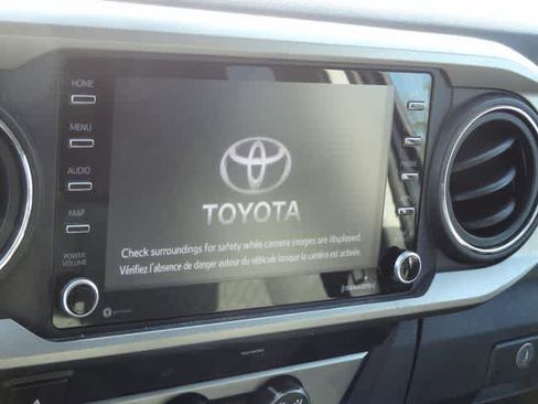 Used 2020 Toyota Tacoma SR5 AWD/4WD image 9