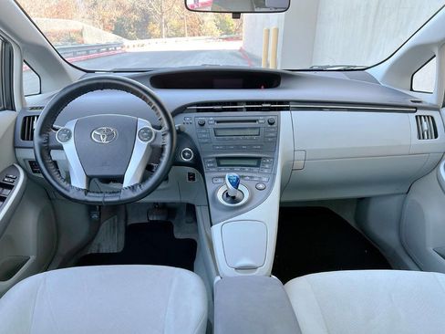 Used 2010 Toyota Prius Five image 31