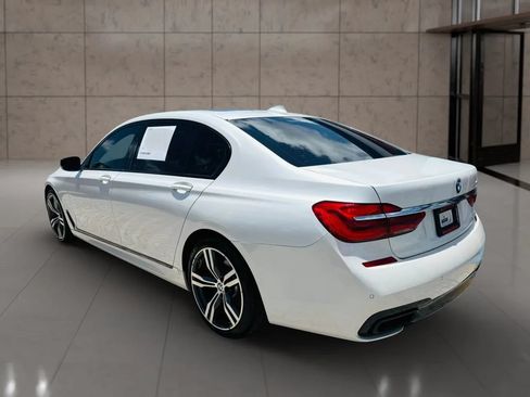 Used 2019 BMW 740i w/ M Sport Package RWD image 5