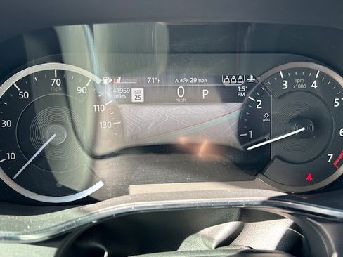 Certified 2023 Jaguar F-PACE R-Dynamic S image 25