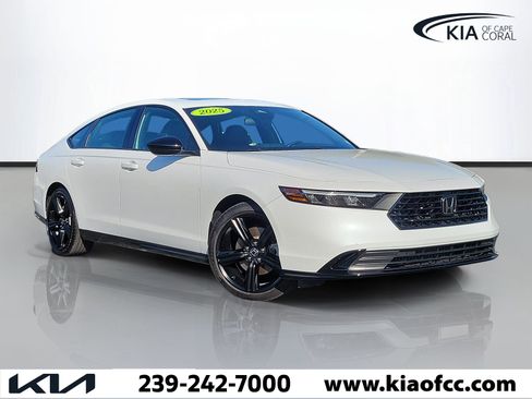 Used 2025 Honda Accord Sport image 1