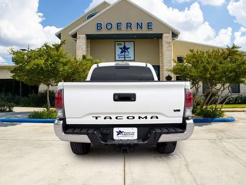 Used 2023 Toyota Tacoma TRD Off-Road AWD/4WD image 4