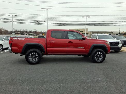 Used 2019 Toyota Tacoma TRD Off-Road image 7