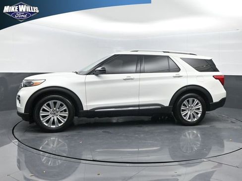 Used 2022 Ford Explorer Limited w/ Limited Technology Package image 4