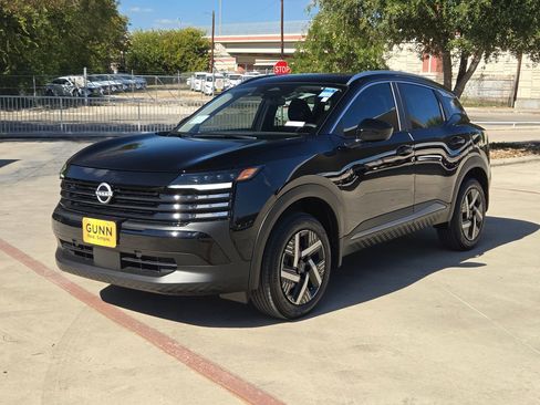 New 2026 Nissan Kicks SV image 7