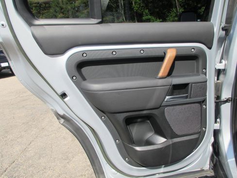 Used 2023 Land Rover Defender 110 X AWD/4WD image 22
