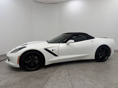 Used 2019 Chevrolet Corvette Stingray Convertible w/ 1LT RWD image 2