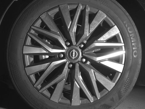 Used 2025 Nissan Altima 2.5 SV image 12