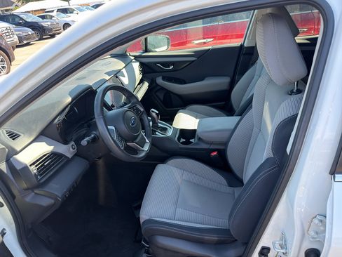 Used 2023 Subaru Outback Premium AWD/4WD image 6
