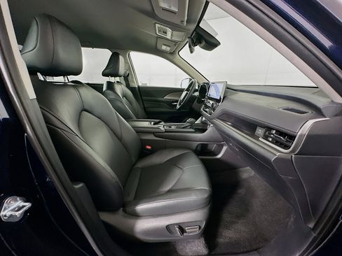 Used 2025 Toyota Grand Highlander XLE image 32