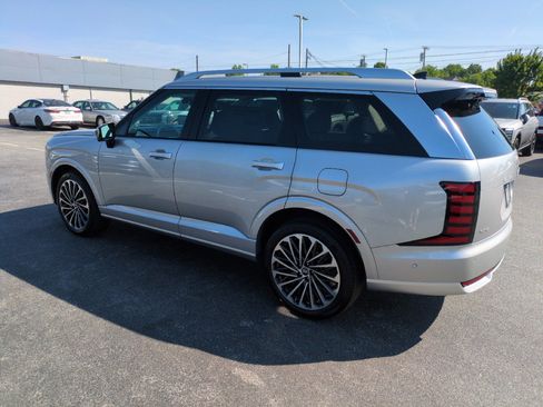 New 2026 Hyundai Palisade Calligraphy FWD image 5