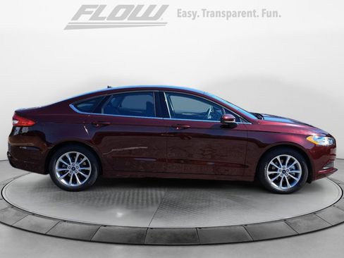 Used 2017 Ford Fusion SE w/ Fusion SE Technology Package FWD image 9