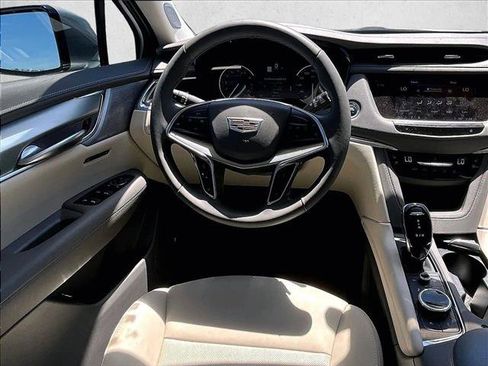 Used 2023 Cadillac XT5 Premium Luxury FWD image 7