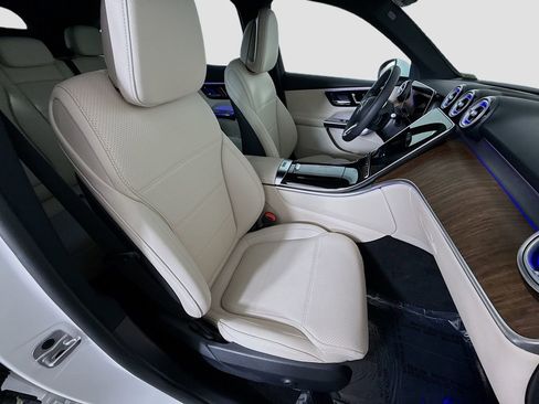 Used 2025 Mercedes-Benz GLC 350e 4MATIC image 28