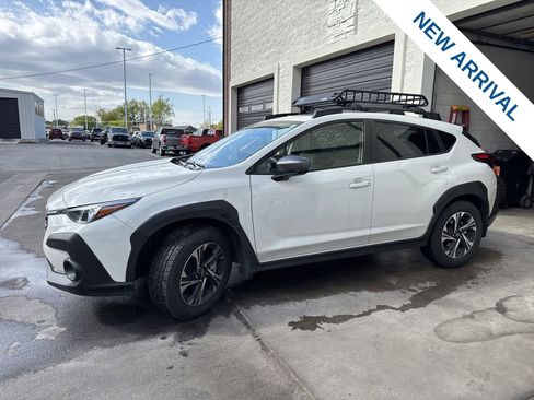 Used 2024 Subaru Crosstrek 2.0i Premium image 4